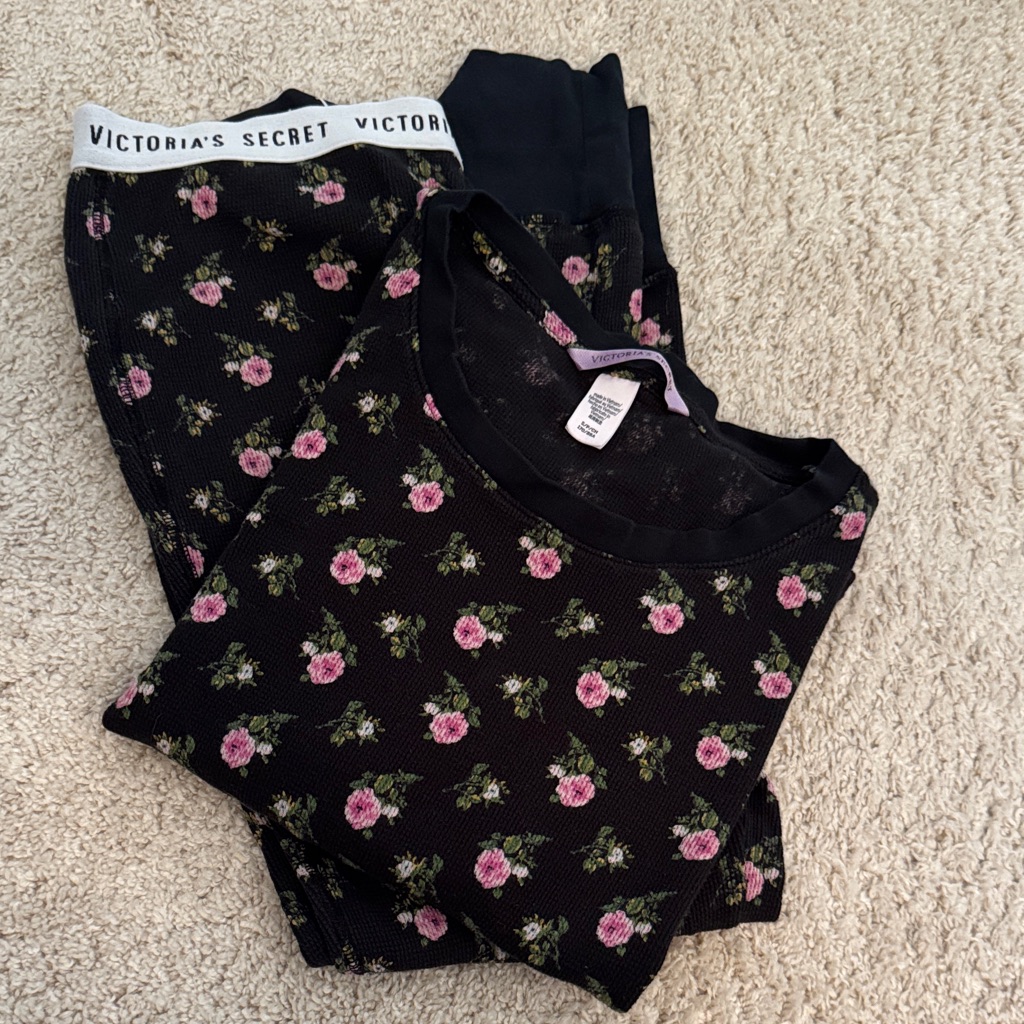 Victoria's Secret Black And Pink Floral Lounge Set